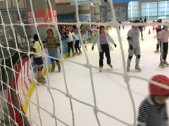 -成都冰纷万象滑冰场