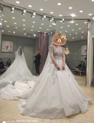 -Renee芮亦婚纱(原丽莎)