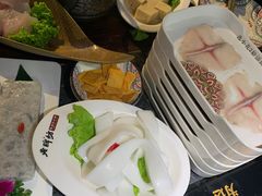 -老牌坊云南鱼豆花火锅(哈西万达店)