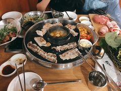 -江南猪肉商会无限续吃(弘大店)