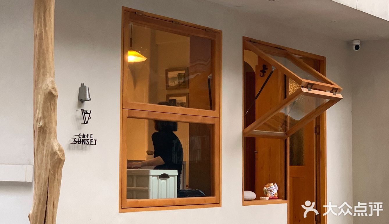 在咖啡厅交了一个叫“妞妞”的新朋友