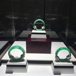 -北京七彩云南翡翠珠宝旗舰店(月坛店)