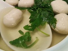 菊叶手工鱼圆汤-满江红四季餐厅 · 国家五钻级酒家(新纪元大酒店店)