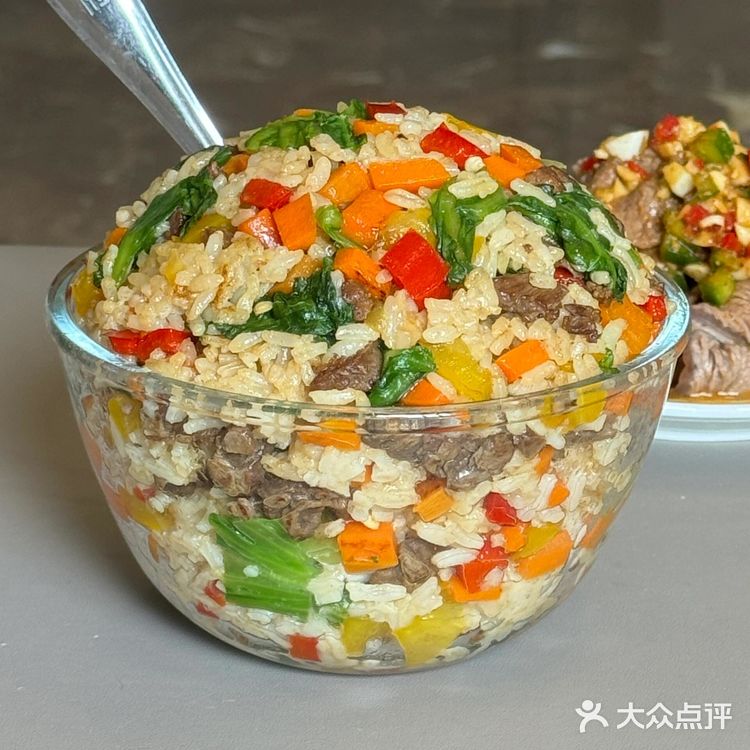 今天分享👇灯笼椒牛肉拌饭🌶️晚餐