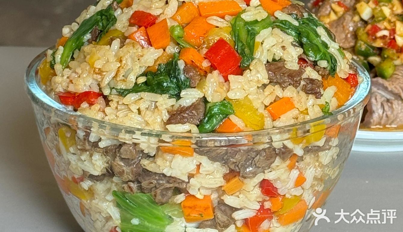 今天分享👇灯笼椒牛肉拌饭🌶️晚餐