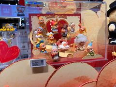 -泡泡玛特POPMART(侨福芳草地店)