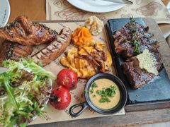 -Mark&Mars Restaurant
