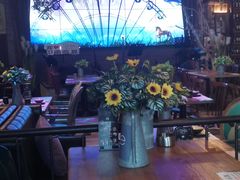 -临界音乐酒馆·小龙虾·江湖菜(华熙LIVE·鱼洞店)