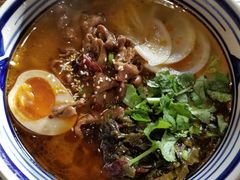 草本酸菜肥肠面-芜小皖砂锅菜(青山街店)
