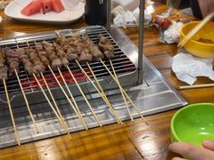 -哈尔滨小酒馆·鲜肉现穿自助烧烤(康新花园店)