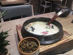 蒙自过桥米线-麦麦山云南菜(复地活力城店)