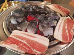-围炉肉舍丹东海鲜烤肉·烤活鳗(步行街店)