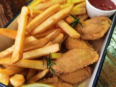 美式风味炸鸡翅配薯条-MIKAKU(万达广场上海宝山店)