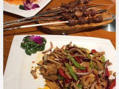 -乡村馕坑肉·烧烤·新疆菜·本地人更爱吃(阿勒泰首店)