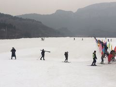 -济南卧虎山滑雪场