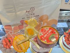 -花花卷卷·鲜食蛋糕(静安久光百货店)