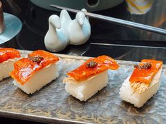 鱼子酱片皮鸭寿司-夜上海(新天地店)