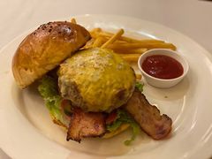 蓝纹干熟牛肉芝士汉堡-摩根扒房(桐梓林店)