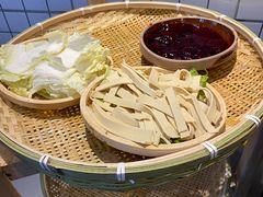 -老街烧烤大排档·地道湖北菜·龙虾馆(汉口火车站店)