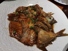 红烧杂鱼-涌觅名灶·本地海鲜宁波菜(财富广场店)