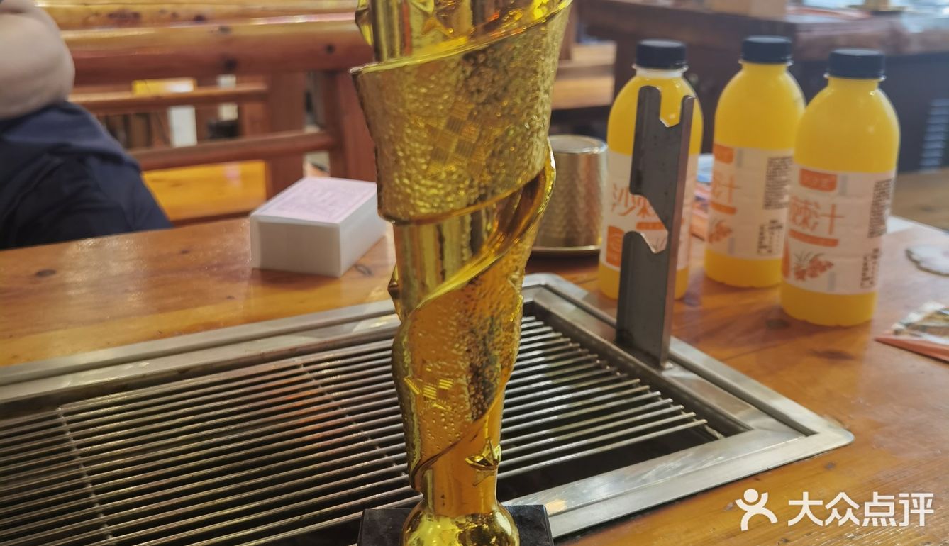 超横的烤羊腿四人餐，靠谱！