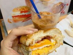 招牌咸牛肉芝士猪仔包-华嫂冰室(尖沙咀店)