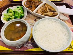 香菇排骨鸡肉饭-真功夫(北京西站店)