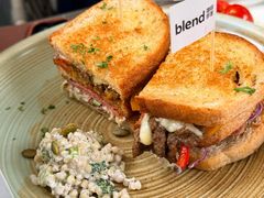 蜂蜜酱香鸡肉三明治-blend咖啡部落(卓悦中心店)
