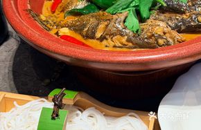 Golden Home-Braised Mandarin Fish