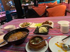 -香巴拉云南餐厅(华莱坞店)