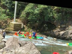 -安吉龙王山峡谷漂流