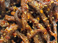 麻辣牛肉干-鑫记婆婆兔·成都特产·兔头手撕兔(太古里店)