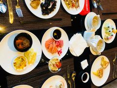 -唐拉雅秀酒店-西锦汇空中BBQ·思创餐厅
