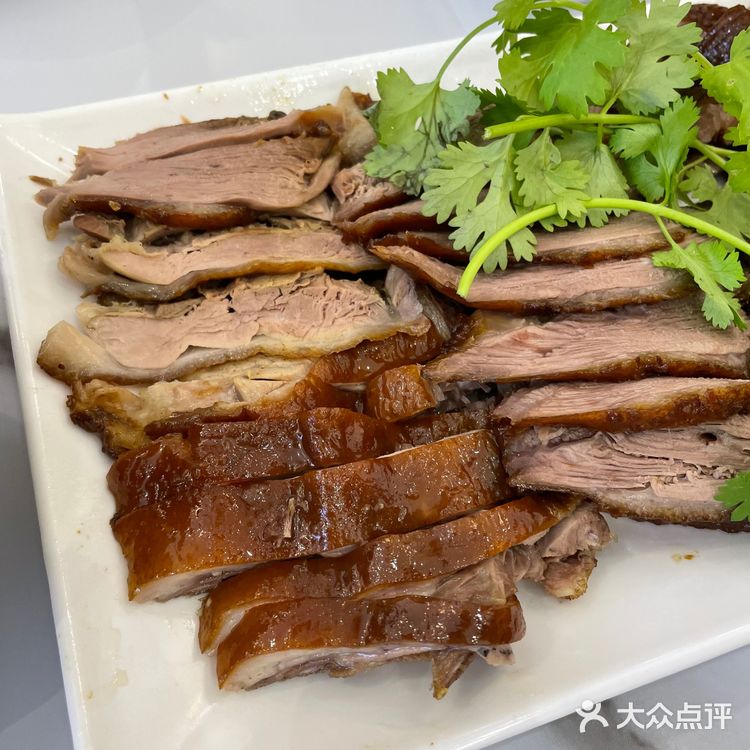 来潮州吃的一家开了几十年的卤鹅老店