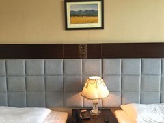 -陕西华浮宫酒店(未央湖公园店)