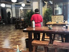 大堂-王明古法砂锅居(开化寺店)
