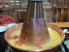 -果松木炭酸菜铜火锅·外婆参鸡汤