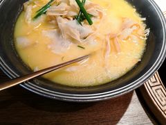 -蜜桃餐厅·伴山(湖滨商业街店)