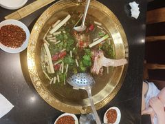 -周老三跷脚牛肉·全牛火锅(非遗传承店)