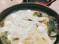 -灵芝妹子海鲜米线(瓦房店新玛特店)