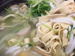 -丽虹云南过桥米线(兴工街店)