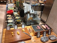 -广州万富希尔顿酒店·感趣自助餐厅·金秋蟹宴生蚝海鲜刺身