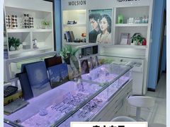-提一眼镜·蔡司·依视路(小寨店)