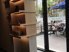 -瑞幸咖啡(巴黎春天陕西路店)