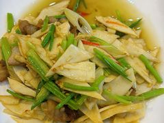 辣炒冬笋山猪肉-小竹林农庄