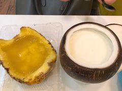 -志龙皇冠吃货椰子铺