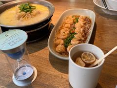 -蜜桃餐厅·伴山(湖滨商业街店)