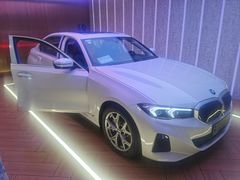 -上海宝信宝马4S店