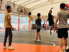 -洛克公园·篮球·足球·羽毛球(莘庄店)