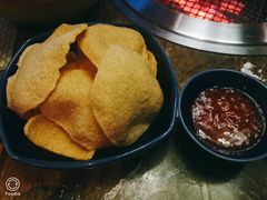 炸泰式虾片配辣椒酱-山港凯悦酒店·BEBA海滩烧烤餐厅酒吧